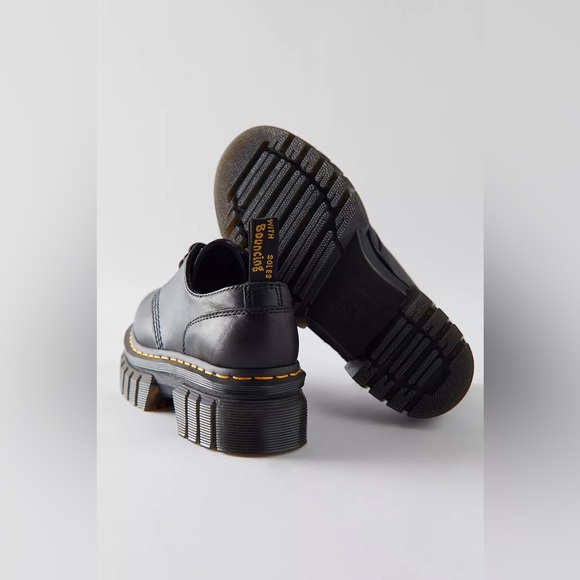 Urban Outfitters Dr. Martens Audrick Leather Platform Oxford - Picture 3 of 8